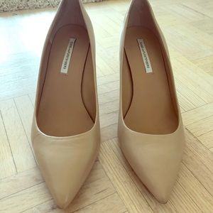 Dvf nude pumps size 9,5